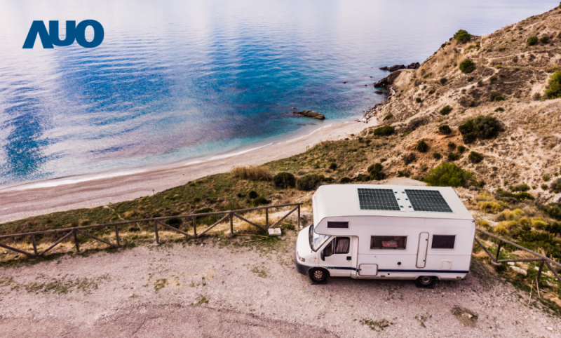 「可撓輕量化太陽光電板SunCurva」使用輕量特殊耐候型複合板取代傳統太陽能板的玻璃前板，不僅降低70%重量，每米平方僅3Kg；具有抗衝擊性能及通過電磁相容性測試，可應用於交通運輸工具，如露營車、遊艇等